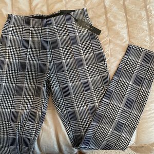 Tahari Plaid Stretch Leggings